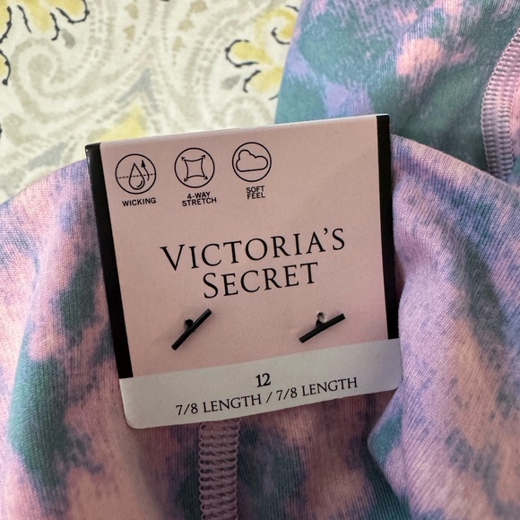 Victoria Secret incredible essential legging. High rise. Size 12. BNWT. - Picture 3 of 6